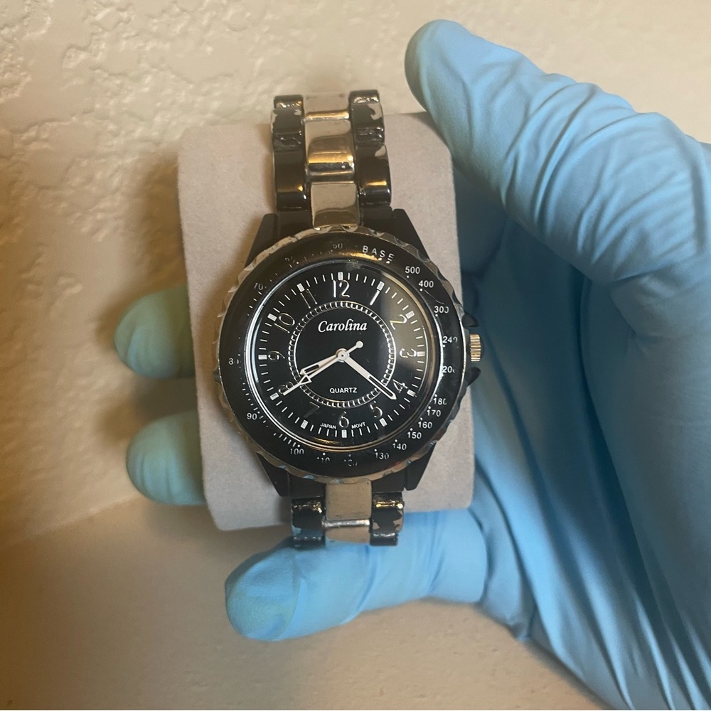 Black and Silver wristwatch with Sleek Design
